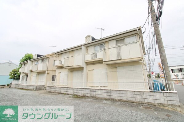 レピュート上柴の物件外観写真